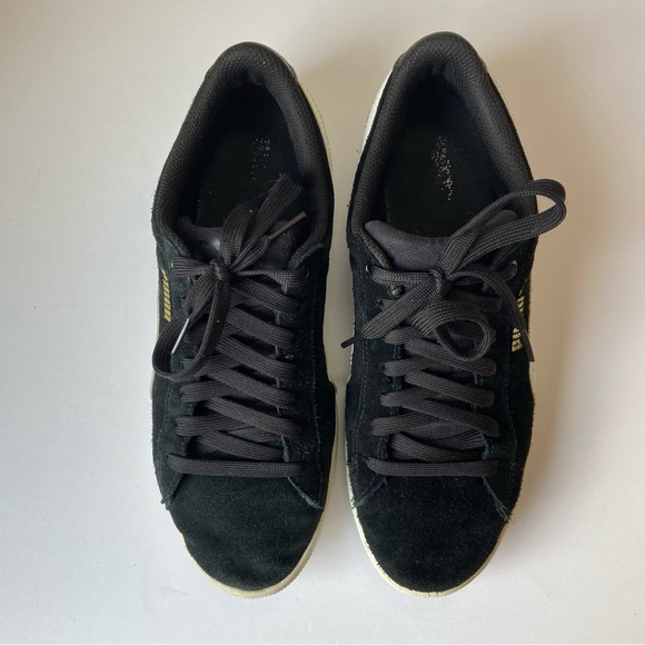 Puma Women's Vikky Black Suede Sneaker Size 9 w/original box - Picture 4 of 11